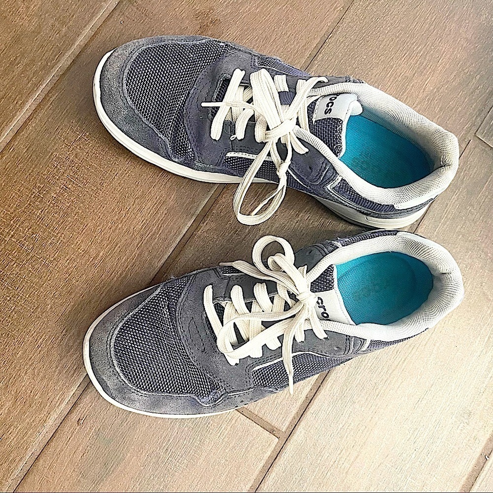 CROCS Men’s Navy Blue Kinsale Pacer Sneakers Boat Shoes Size 7 Running Shoes